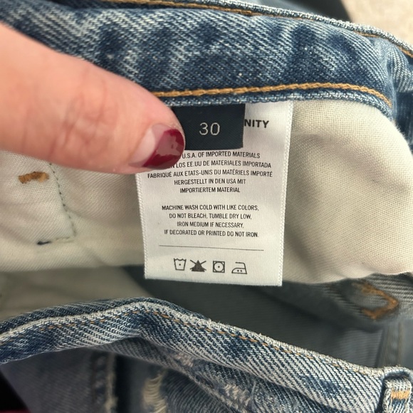 30 CITIZENS OF HUMANITY Shorts - Picture 7 of 8